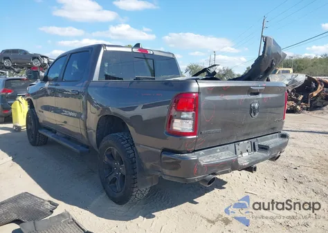 2020 Ram 1500 Big Horn 4X4 5'7 Box z USA, uszkodzony, nr VIN 1C6SRFFT0LN135075